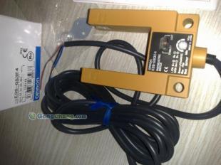 歐姆龍OMRON E3S-GS3E4凹槽型光電開關 工業(yè)自動化的可靠感知之選